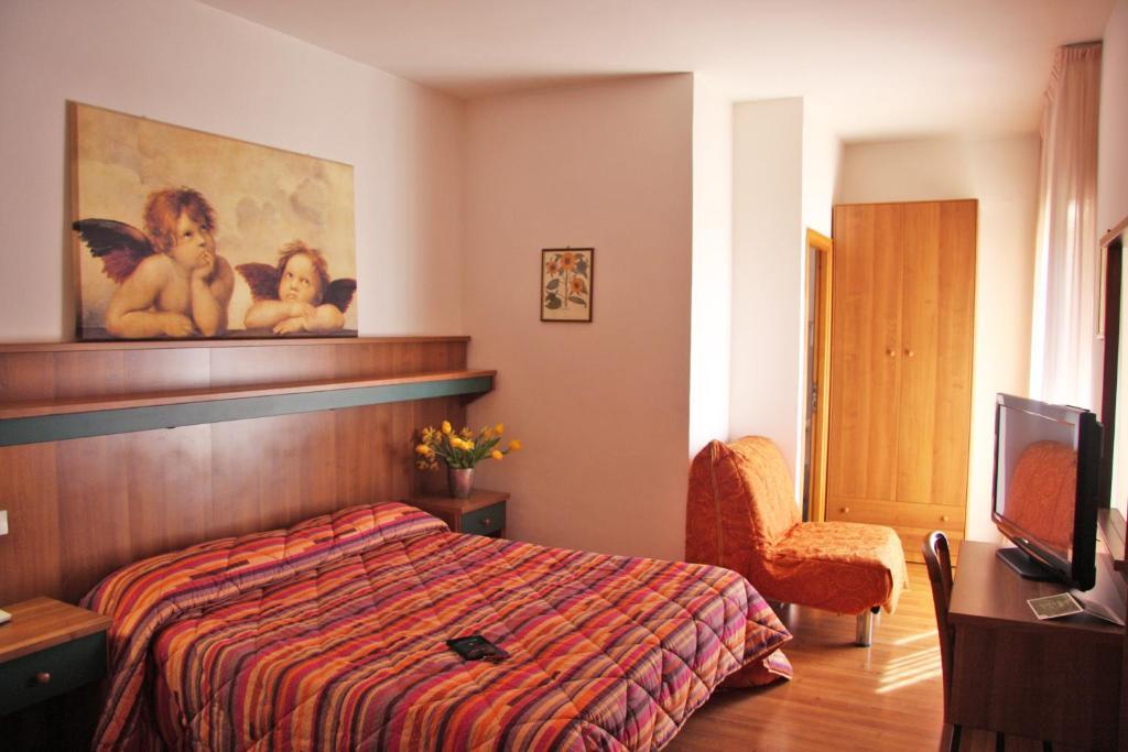 Hotel Los Angeles Ассізі Номер фото